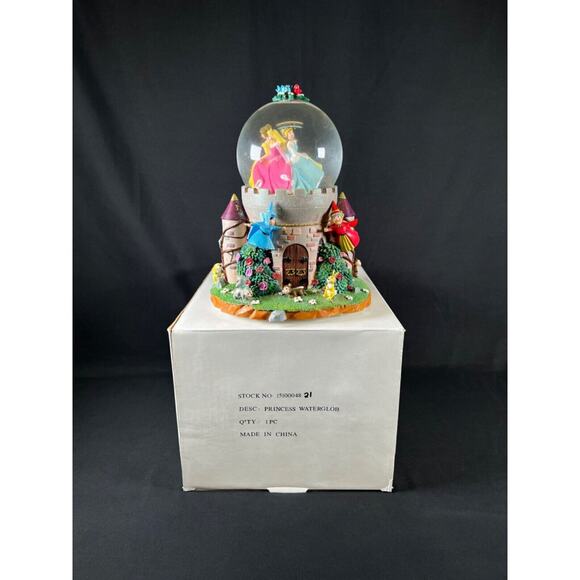 Princesses A Dream Is A Wish Your Heart Makes Musical Castle Snowglobe Rotating